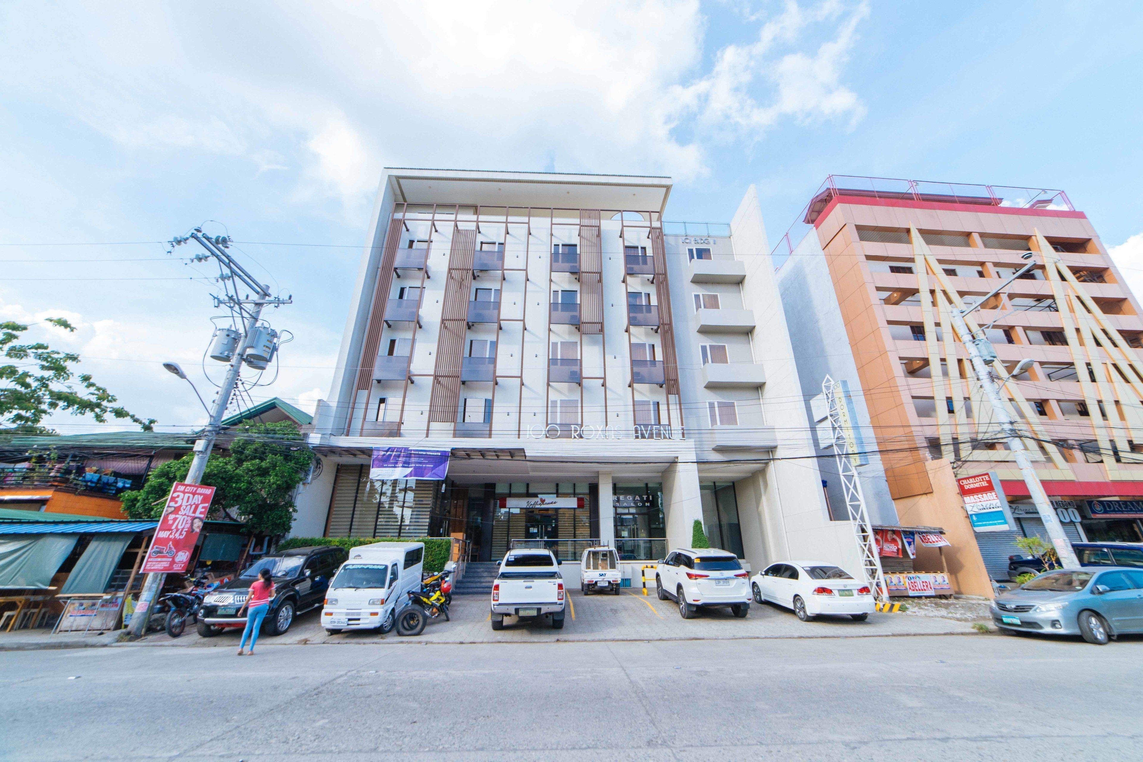 7 Airport Hotels Near SM Lanang Premier Worth Booking