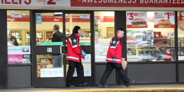 GUNS SAVE LIVES : Concealed Carry Licensee Saves Store Clerk from Hatchet-Wielding Man