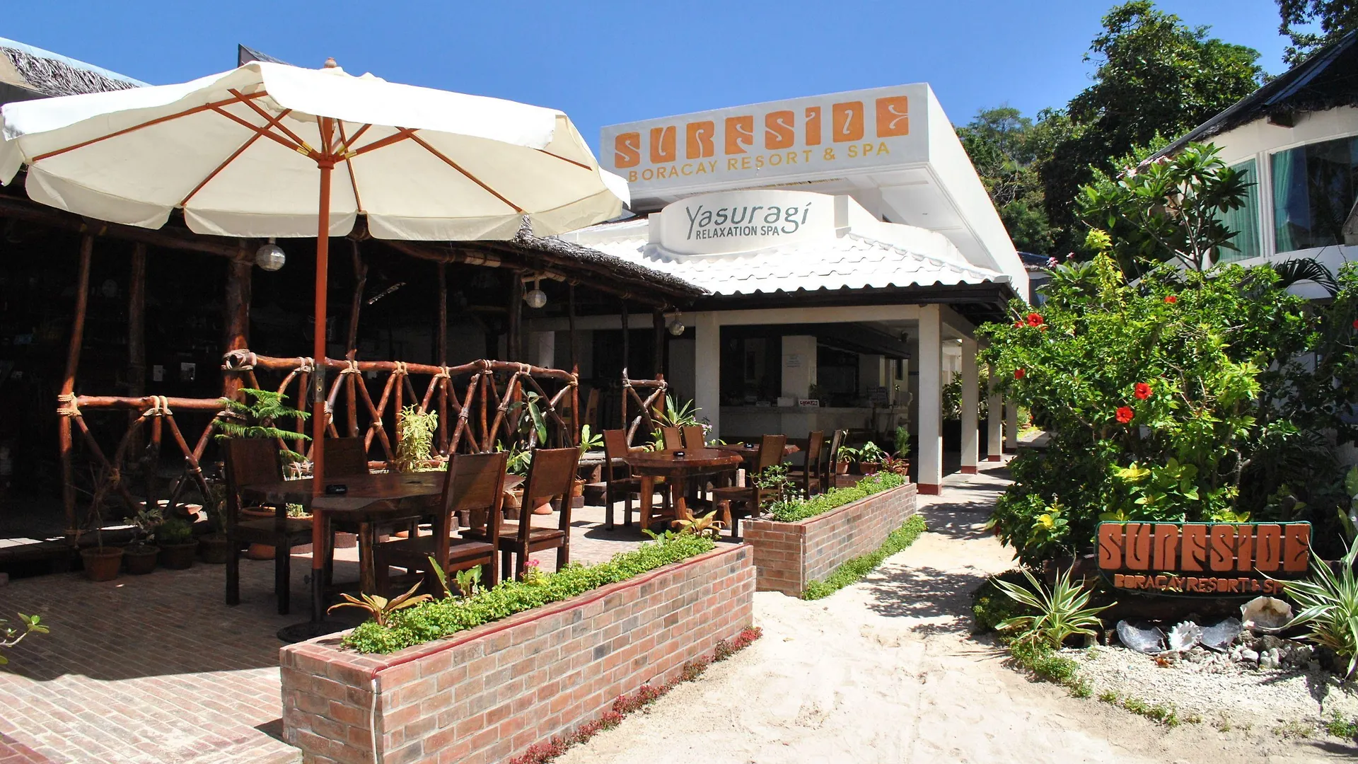 Staying in Manoc-Manoc: 9 Central Boracay Hotels Compared