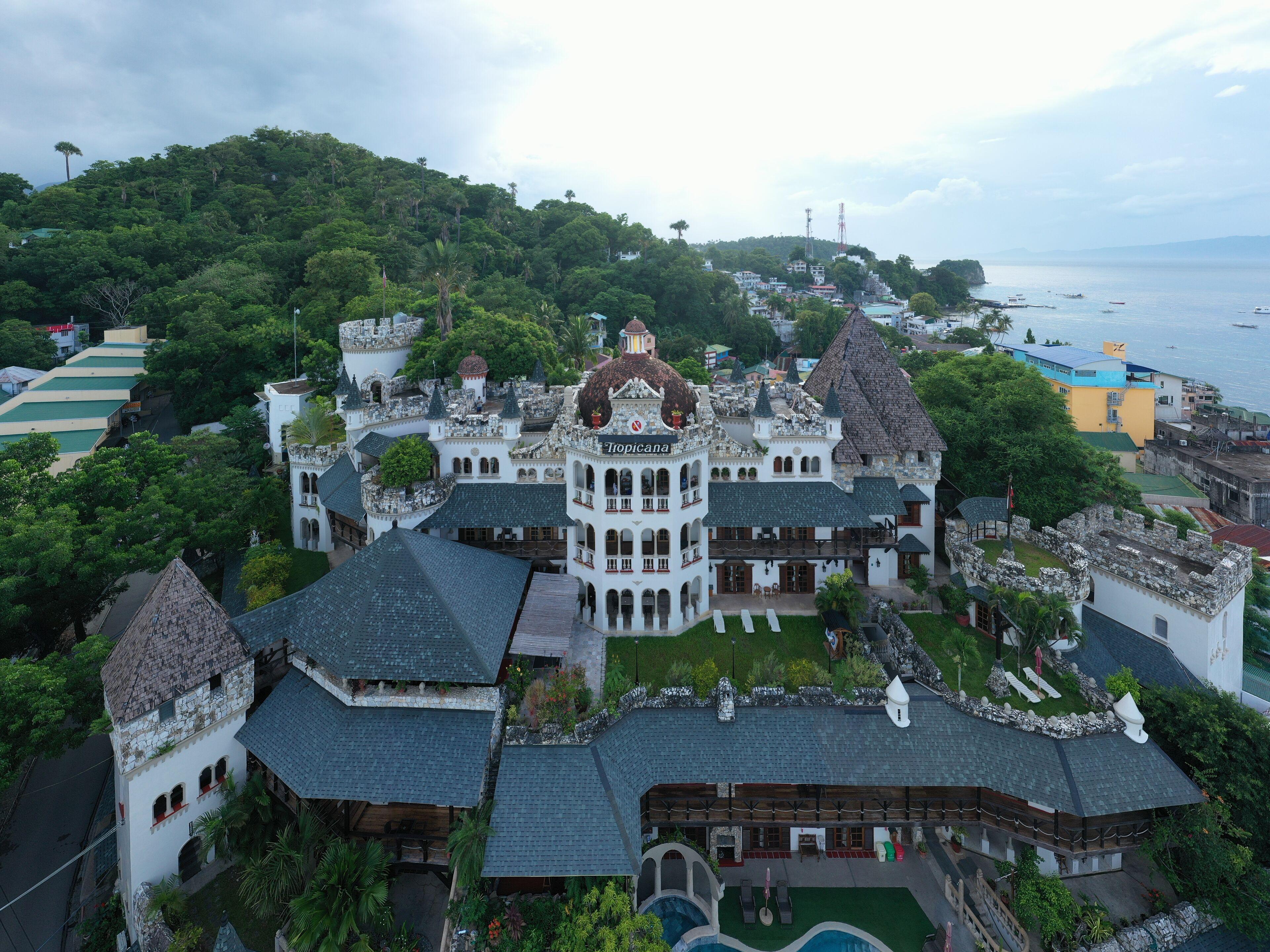 4 Smart Resorts in Puerto Galera Worth Booking