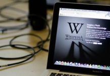 Analysis: Wikipedia articles on American politicians mostly cite leftist media